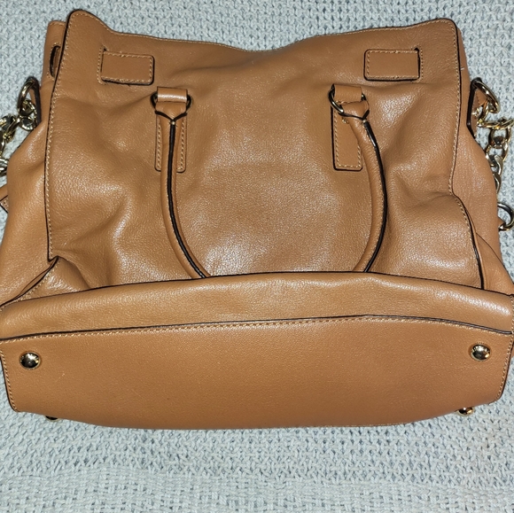 Michael Kors Large Lock Tote - Picture 6 of 7